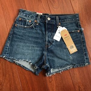 NWT LEVI’S Wedgie Shorts